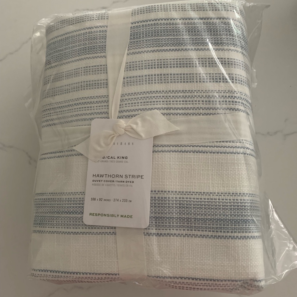 Pottery Barn Hawthorn Stripe Duvet Cover Blue King New. - Picture 3 of 7